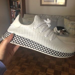 Men’s Adidas Deerupt Runner Shoes, size 10